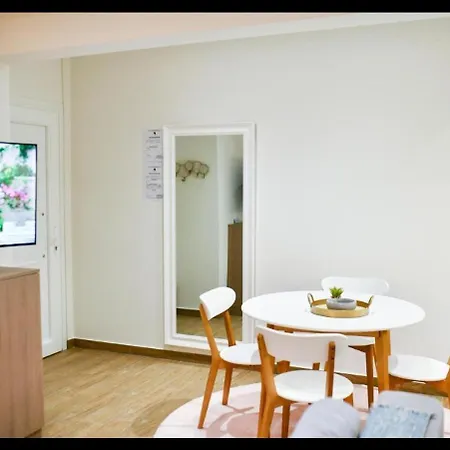 Ruby's Platamonas, Panel Hospitality Homes & *