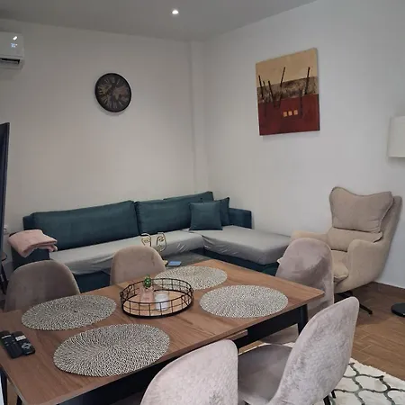 Ruby's Apartman Platamónasz